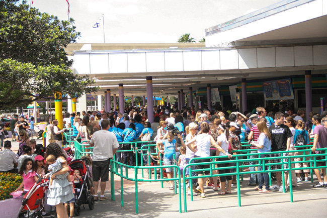 Fila da Bilheteria no Epcot