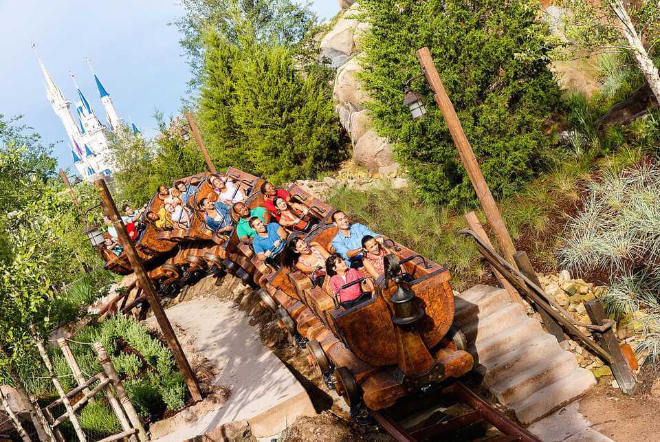 Limite de Altura da - Seven Dwarfs Mine Train